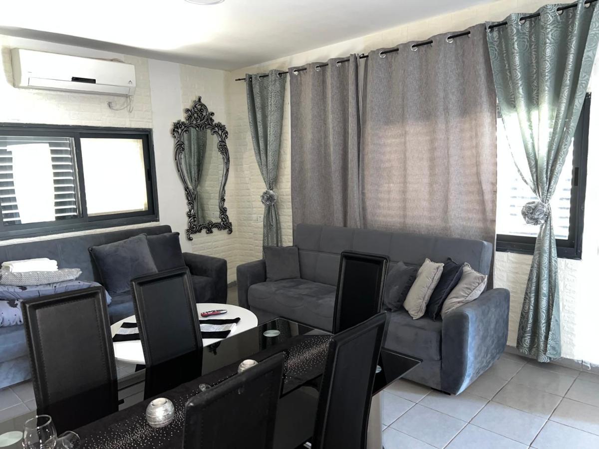 Housing Unit In The Moshav Mishmar Hayardin Exterior foto